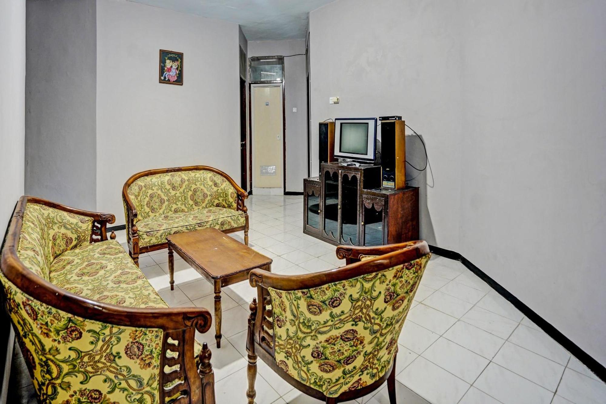 Spot On 92388 Villa Segi Delapan Prigen Экстерьер фото