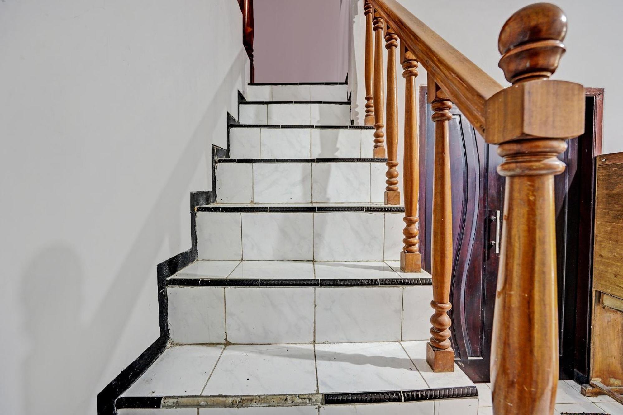 Spot On 92388 Villa Segi Delapan Prigen Экстерьер фото